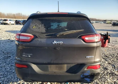 2016 Jeep Cherokee Latitude z USA, uszkodzony, nr VIN 1C4PJMCS5GW105995